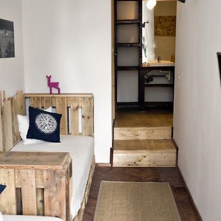 Victoria Poshtel Bucharest Hostel Eksteriør bilde