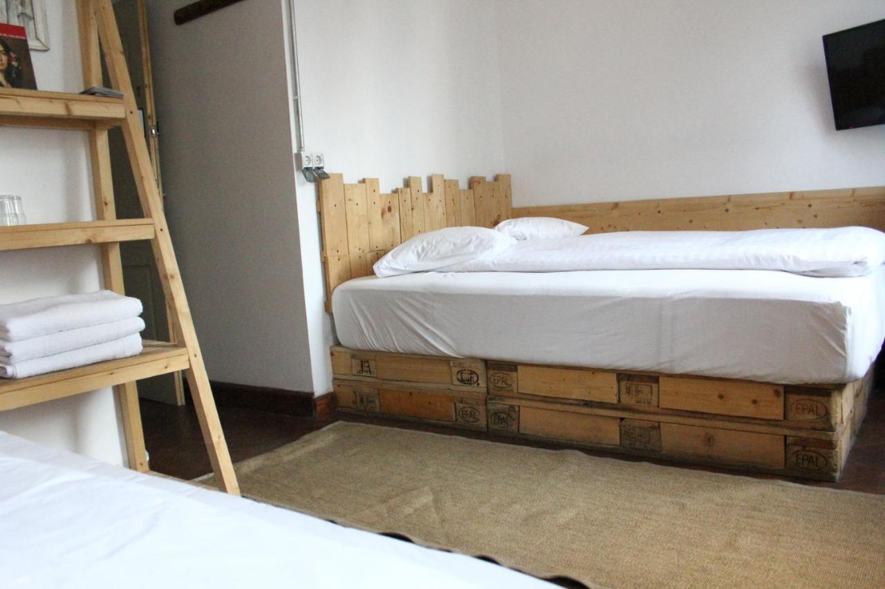 Victoria Poshtel Bucharest Hostel Eksteriør bilde
