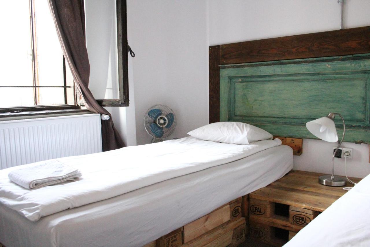 Victoria Poshtel Bucharest Hostel Eksteriør bilde